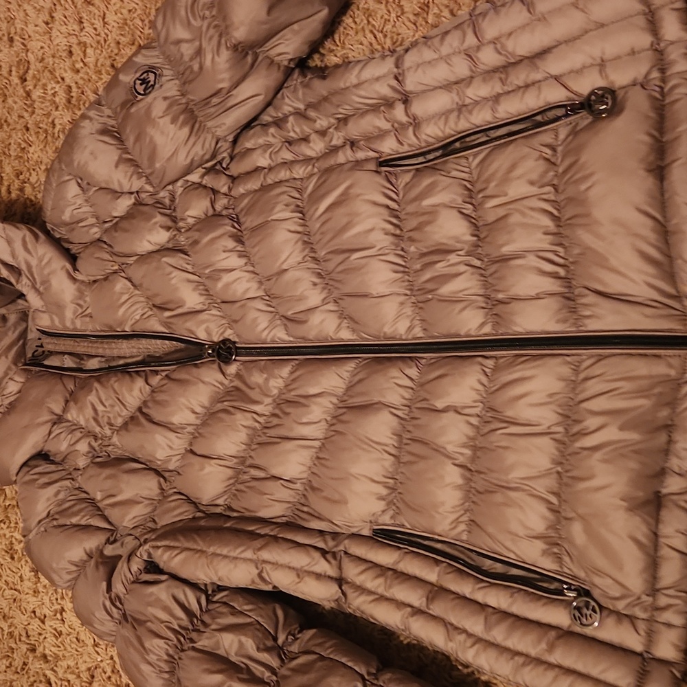 Michael Kors Women's Beige Puffer Jacket Size Medium - Picture 5 of 7